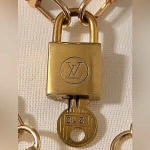 LV Vintage lock & key only #210